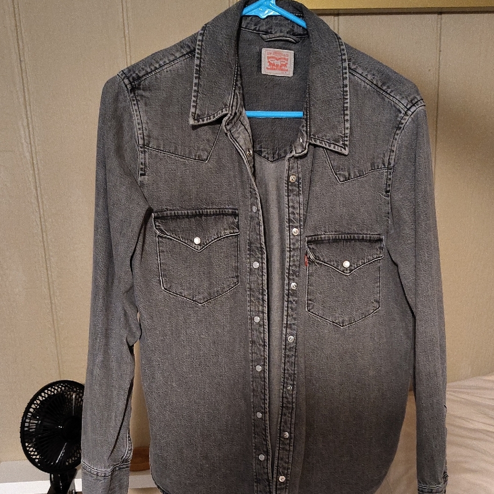 Levi's Charcoal Button-Up Shirt